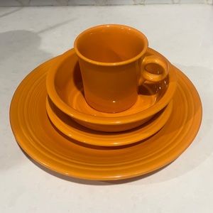 Tangerine fiesta ware 4 piece set